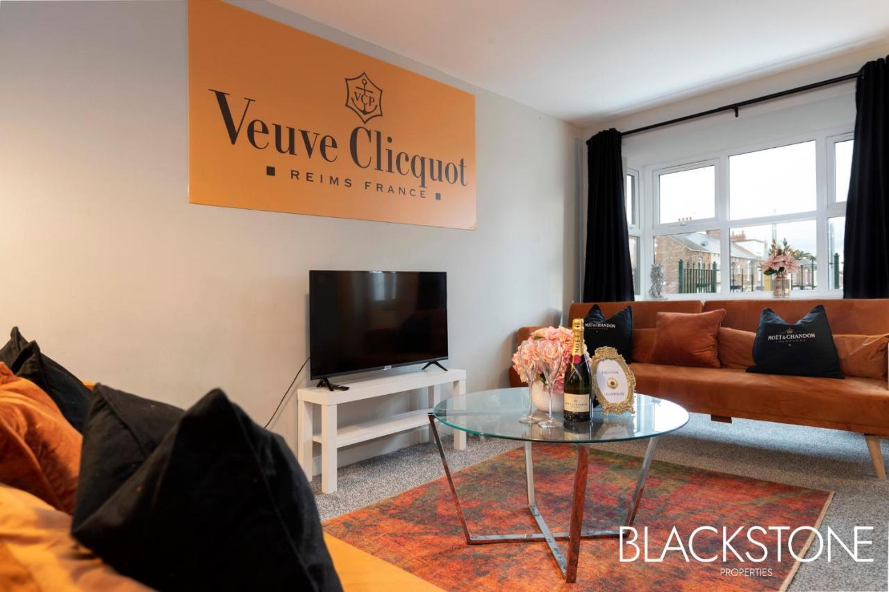 Champagne House - 4 Bed Property Plus 2 Sofa Beds By Bpne Дарлінгтон Екстер'єр фото