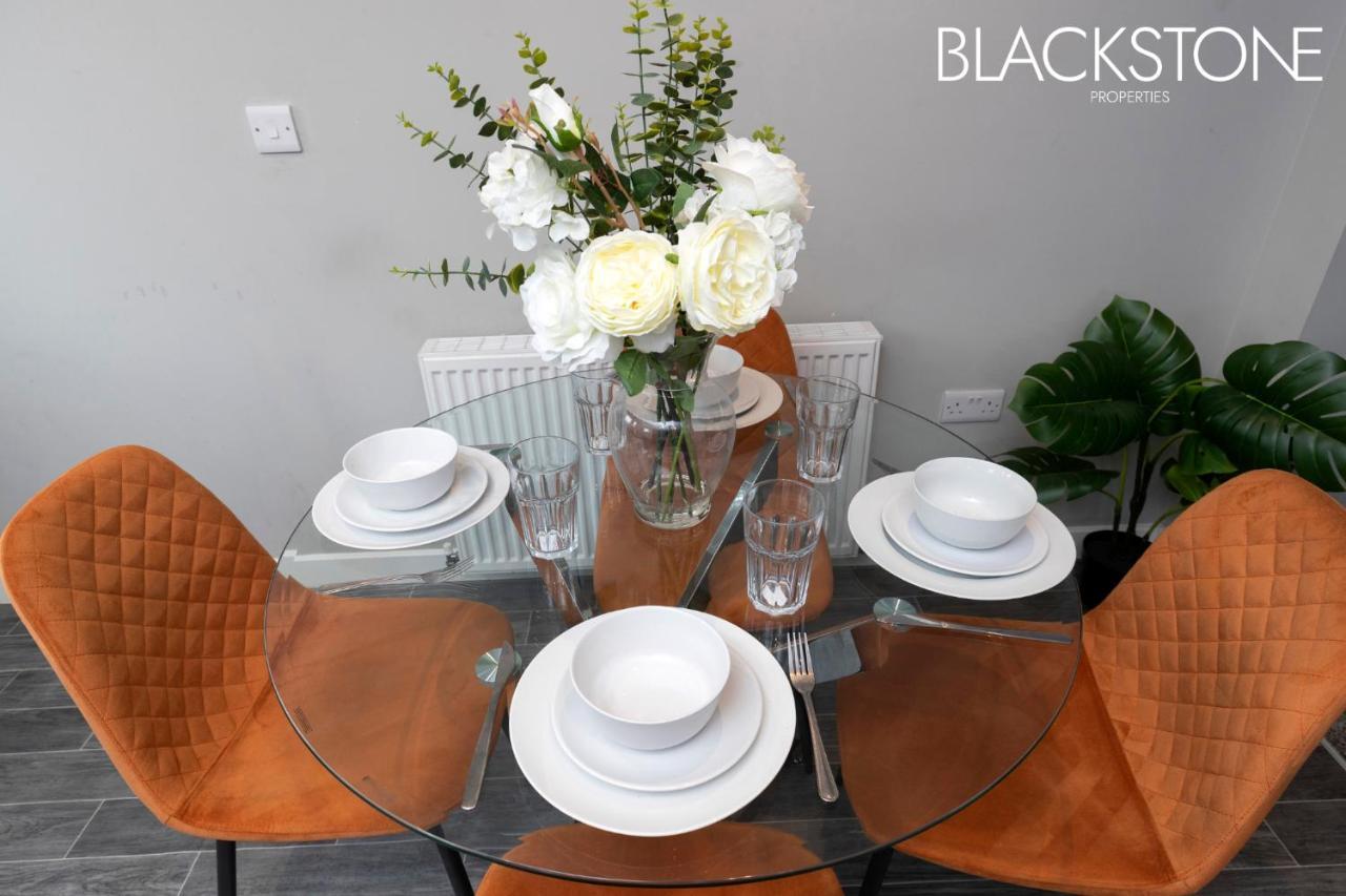 Champagne House - 4 Bed Property Plus 2 Sofa Beds By Bpne Дарлінгтон Екстер'єр фото